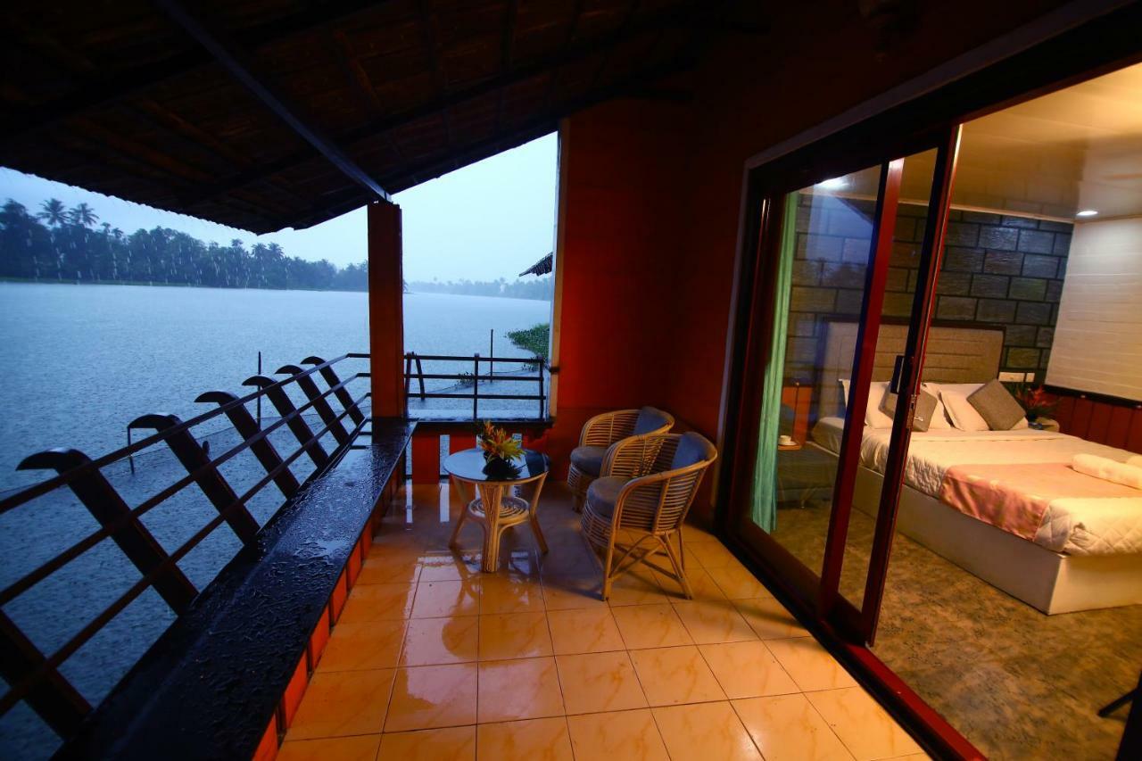 Green Palace Ayurveda Resort, Alleppey Alappuzha Exteriér fotografie